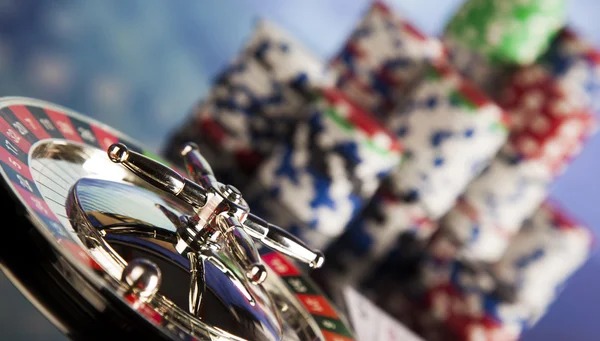 Texas Hold'em Bonus mobile interface on smartphone showing fold, check, and bet buttons
